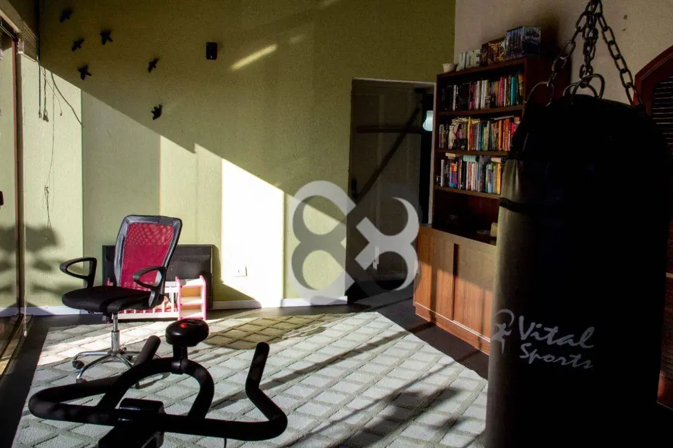Sobrado com 5 quartos à venda, 370m2 em Jardim Presidente, Londrina - PR - imagem 7 Foto 7 de Sobrado com 5 quartos à venda, 370m2 em Jardim Presidente, Londrina - PR
