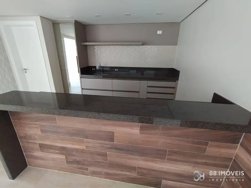 Apartamento com 5 quartos à venda e para alugar, 358m2 em Centro, Londrina - PR - imagem 6 Foto 6 de Apartamento com 5 quartos à venda e para alugar, 358m2 em Centro, Londrina - PR