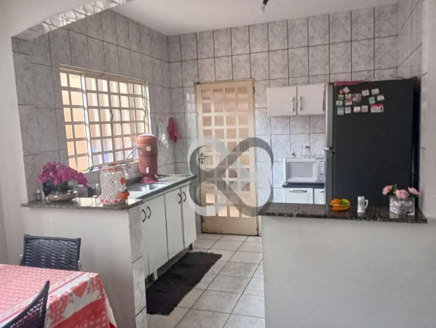 Foto 6 de Casa com 3 quartos para alugar, 200m2 em Residencial Abussafe, Londrina - PR