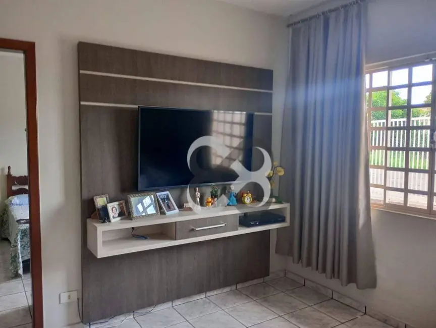 Foto 4 de Casa com 3 quartos para alugar, 200m2 em Residencial Abussafe, Londrina - PR