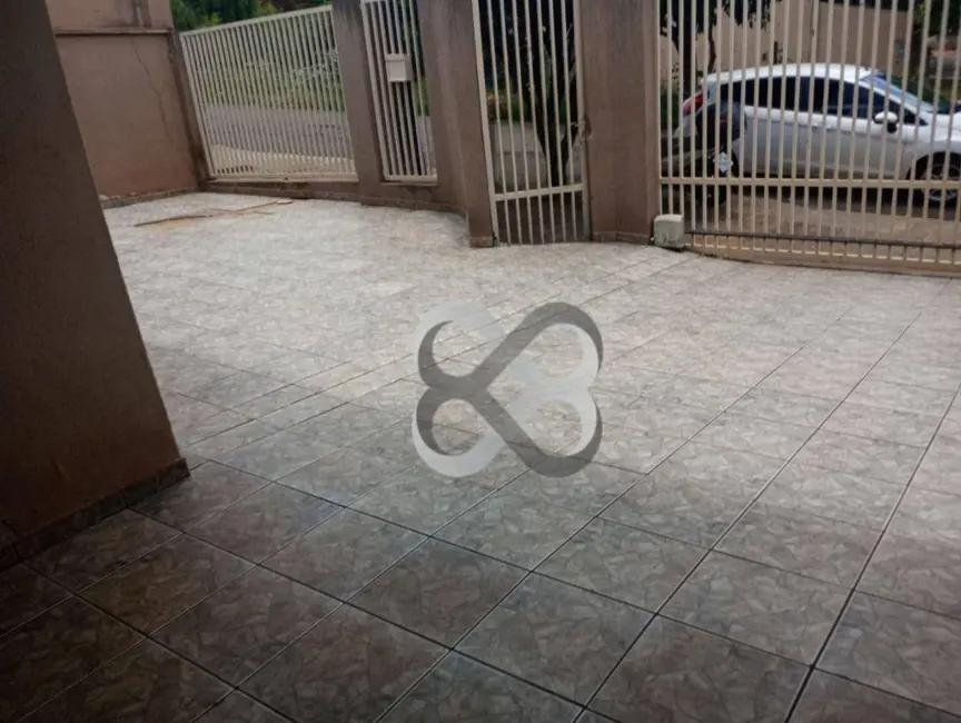 Foto 2 de Casa com 3 quartos para alugar, 200m2 em Residencial Abussafe, Londrina - PR