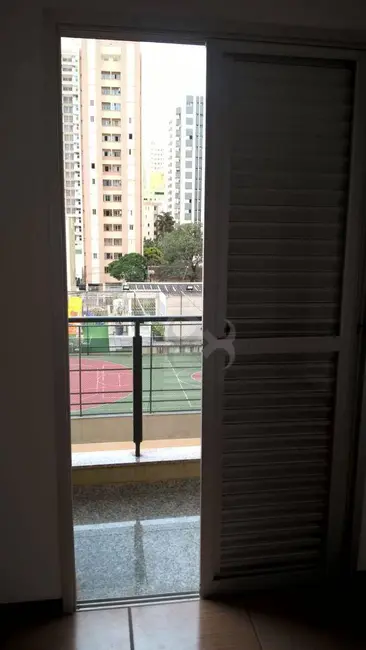 Foto 4 de Apartamento com 2 quartos à venda, 76m2 em Centro, Londrina - PR