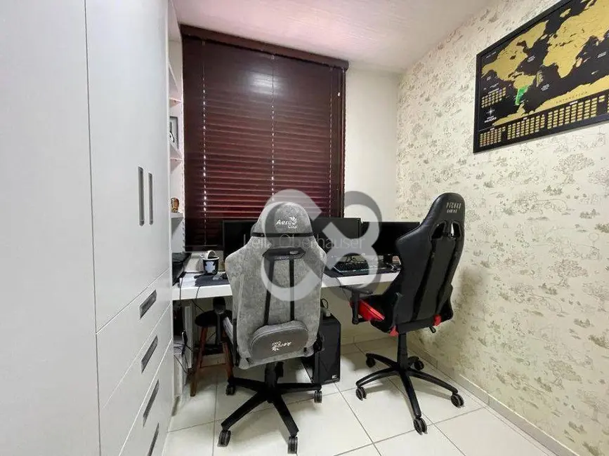 Apartamento com 2 quartos à venda, 100m2 em Centro, Londrina - PR - imagem 8 Foto 8 de Apartamento com 2 quartos à venda, 100m2 em Centro, Londrina - PR
