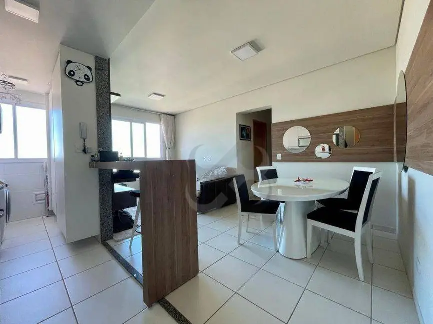 Foto 4 de Apartamento com 2 quartos à venda, 100m2 em Centro, Londrina - PR