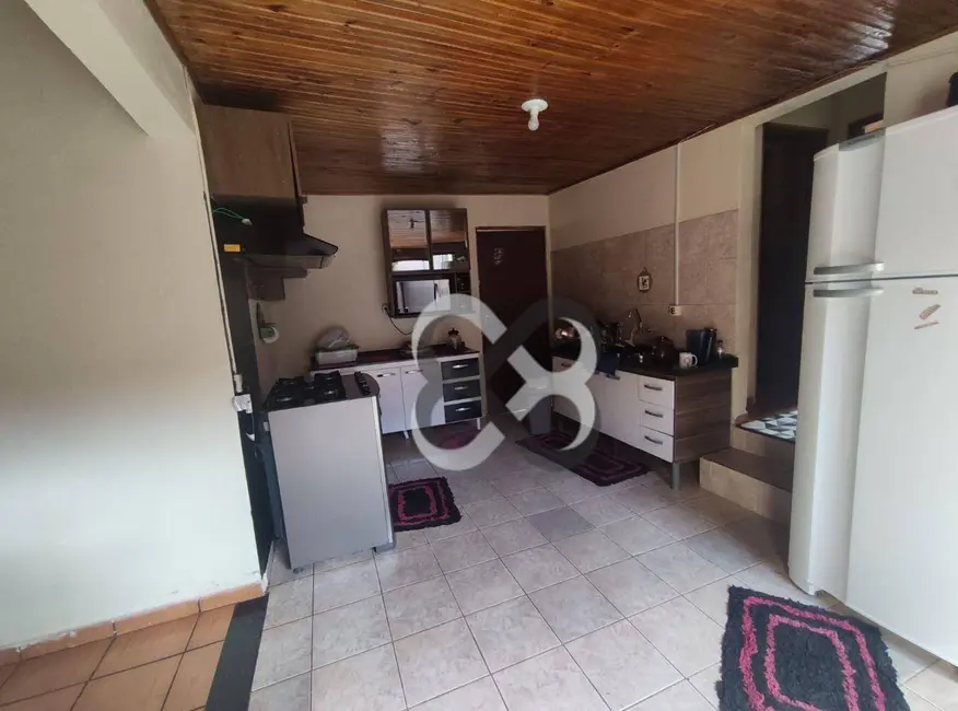 Casa com 3 quartos à venda, 250m2 em Leonor, Londrina - PR - imagem 7 Foto 7 de Casa com 3 quartos à venda, 250m2 em Leonor, Londrina - PR