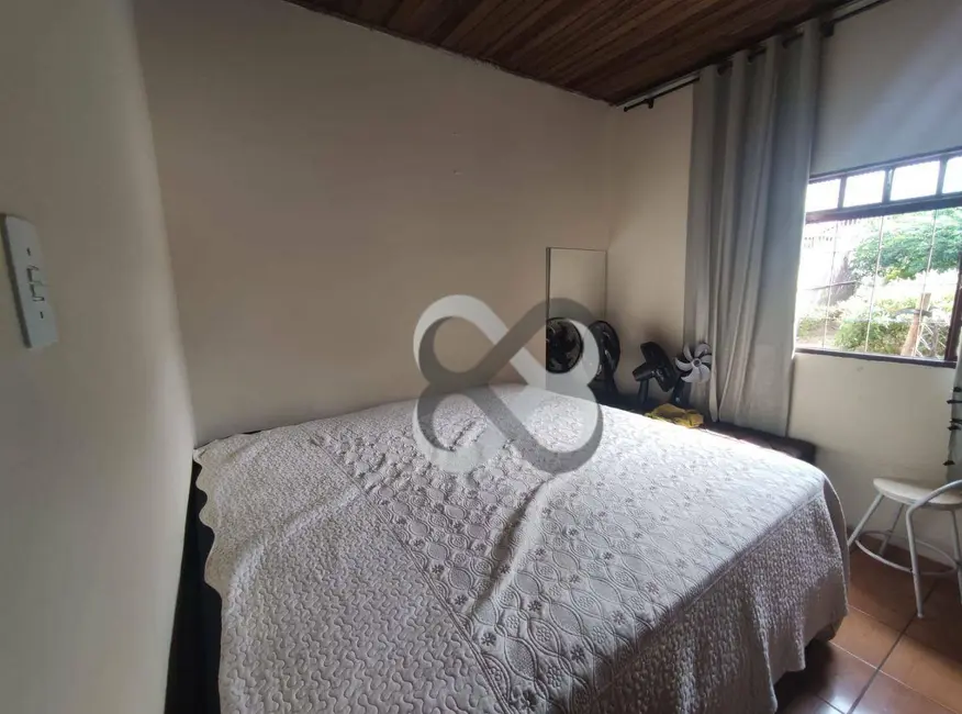 Casa com 3 quartos à venda, 250m2 em Leonor, Londrina - PR - imagem 4 Foto 4 de Casa com 3 quartos à venda, 250m2 em Leonor, Londrina - PR