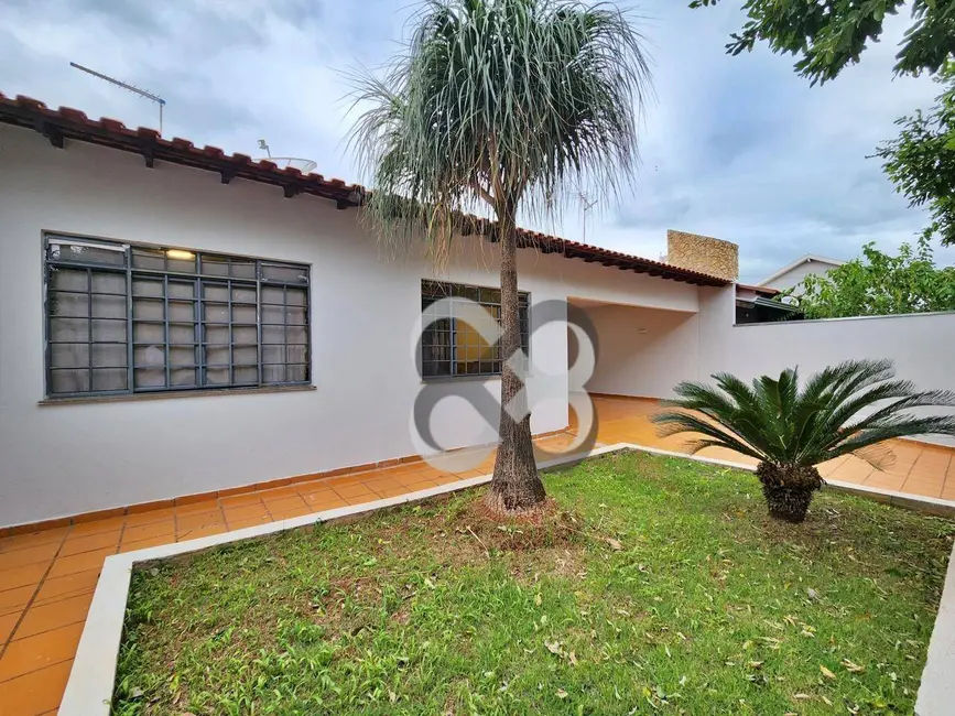 Foto 2 de Casa com 3 quartos à venda, 119m2 em San Fernando, Londrina - PR