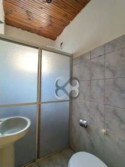 Casa com 2 quartos à venda, 200m2 em Conjunto Semiramis Barros Braga, Londrina - PR - imagem 4 Foto 4 de Casa com 2 quartos à venda, 200m2 em Conjunto Semiramis Barros Braga, Londrina - PR