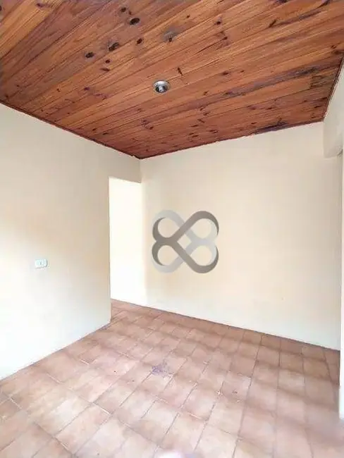 Casa com 2 quartos à venda, 200m2 em Conjunto Semiramis Barros Braga, Londrina - PR - imagem 3 Foto 3 de Casa com 2 quartos à venda, 200m2 em Conjunto Semiramis Barros Braga, Londrina - PR