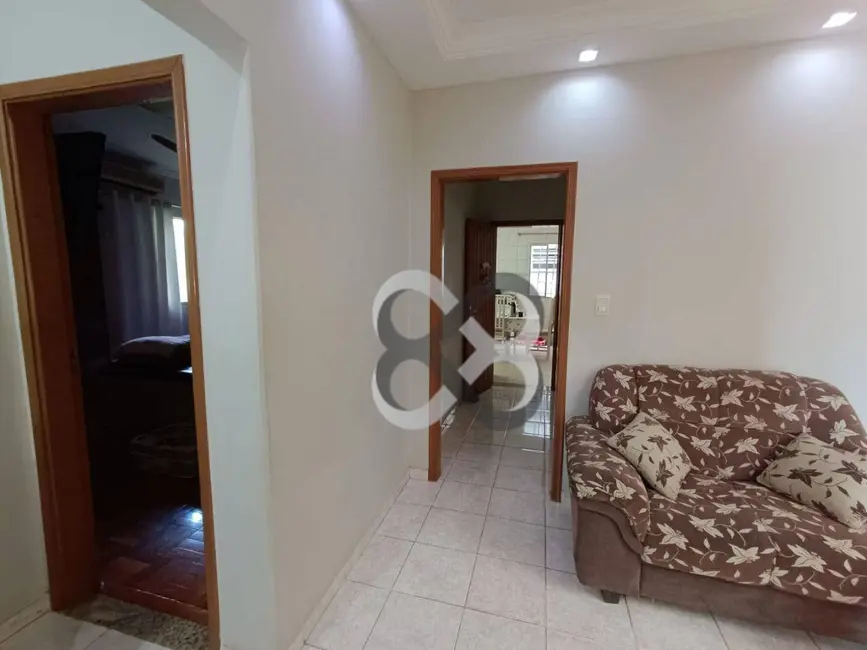 Casa com 4 quartos à venda, 300m2 em Cambará, Londrina - PR - imagem 3 Foto 3 de Casa com 4 quartos à venda, 300m2 em Cambará, Londrina - PR