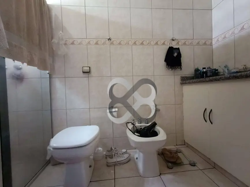 Casa com 4 quartos à venda, 300m2 em Cambará, Londrina - PR - imagem 9 Foto 9 de Casa com 4 quartos à venda, 300m2 em Cambará, Londrina - PR