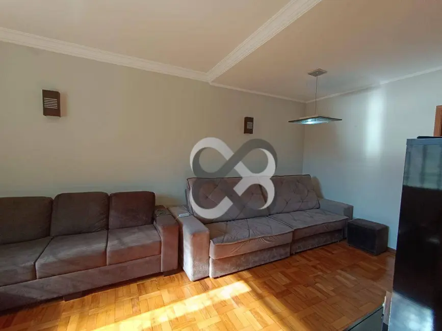 Casa com 4 quartos à venda, 300m2 em Cambará, Londrina - PR - imagem 8 Foto 8 de Casa com 4 quartos à venda, 300m2 em Cambará, Londrina - PR