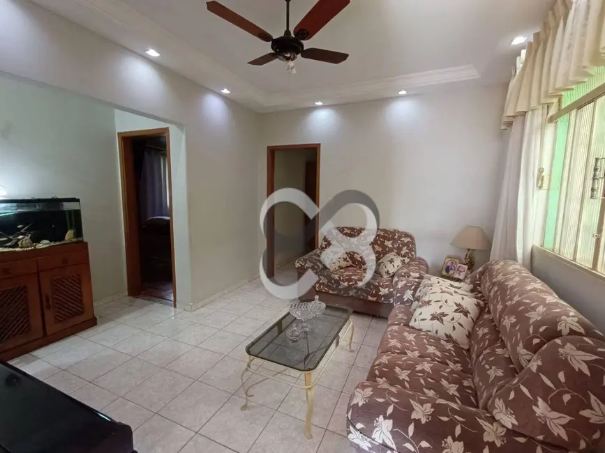 Casa com 4 quartos à venda, 300m2 em Cambará, Londrina - PR - imagem 4 Foto 4 de Casa com 4 quartos à venda, 300m2 em Cambará, Londrina - PR