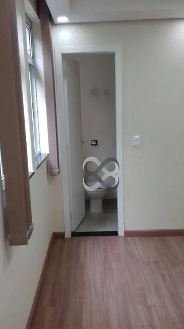 Sala Comercial à venda e para alugar, 66m2 em Centro, Londrina - PR - imagem 3 Foto 3 de Sala Comercial à venda e para alugar, 66m2 em Centro, Londrina - PR