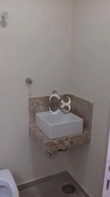 Sala Comercial à venda e para alugar, 66m2 em Centro, Londrina - PR - imagem 8 Foto 8 de Sala Comercial à venda e para alugar, 66m2 em Centro, Londrina - PR