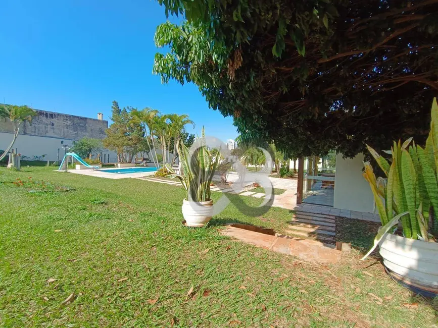 Foto 2 de Chácara com 3 quartos à venda, 2500m2 em Jardim Itatiaia 2, Londrina - PR