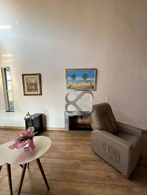 Casa de Condomínio com 3 quartos à venda, 1500m2 em Cambe - PR - imagem 5 Foto 5 de Casa de Condomínio com 3 quartos à venda, 1500m2 em Cambe - PR