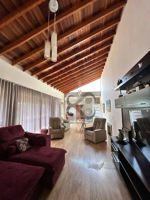 Casa de Condomínio com 3 quartos à venda, 1500m2 em Cambe - PR - imagem 6 Foto 6 de Casa de Condomínio com 3 quartos à venda, 1500m2 em Cambe - PR