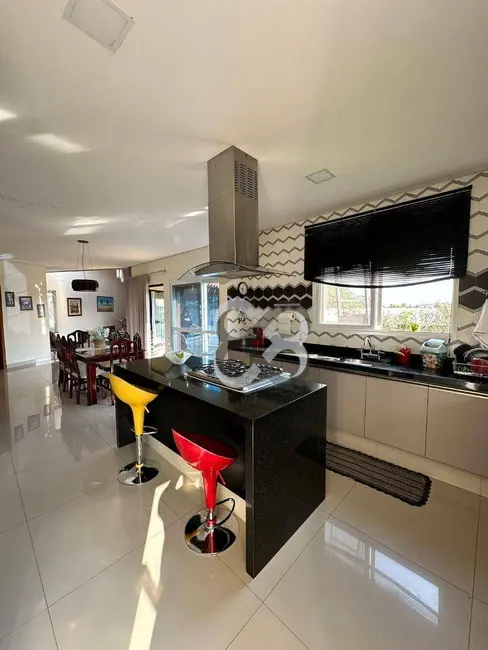 Casa de Condomínio com 3 quartos à venda, 1500m2 em Cambe - PR - imagem 8 Foto 8 de Casa de Condomínio com 3 quartos à venda, 1500m2 em Cambe - PR