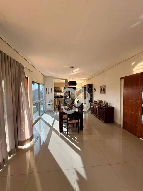 Casa de Condomínio com 3 quartos à venda, 1500m2 em Cambe - PR - imagem 7 Foto 7 de Casa de Condomínio com 3 quartos à venda, 1500m2 em Cambe - PR