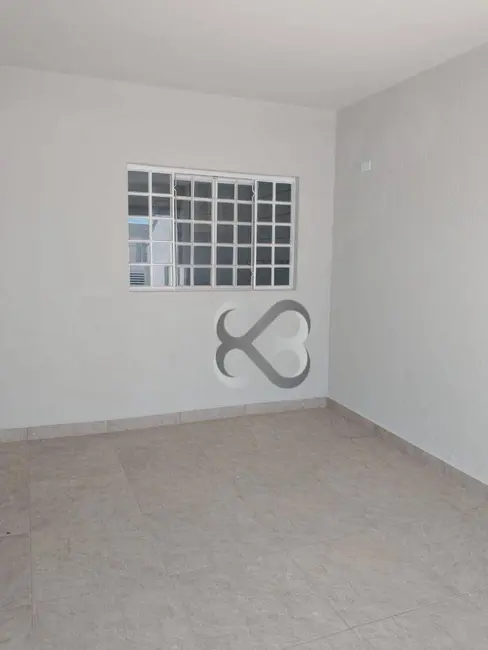 Casa com 3 quartos à venda e para alugar, 200m2 em Conjunto Habitacional Alexandre Urbanas, Londrina - PR - imagem 4 Foto 4 de Casa com 3 quartos à venda e para alugar, 200m2 em Conjunto Habitacional Alexandre Urbanas, Londrina - PR