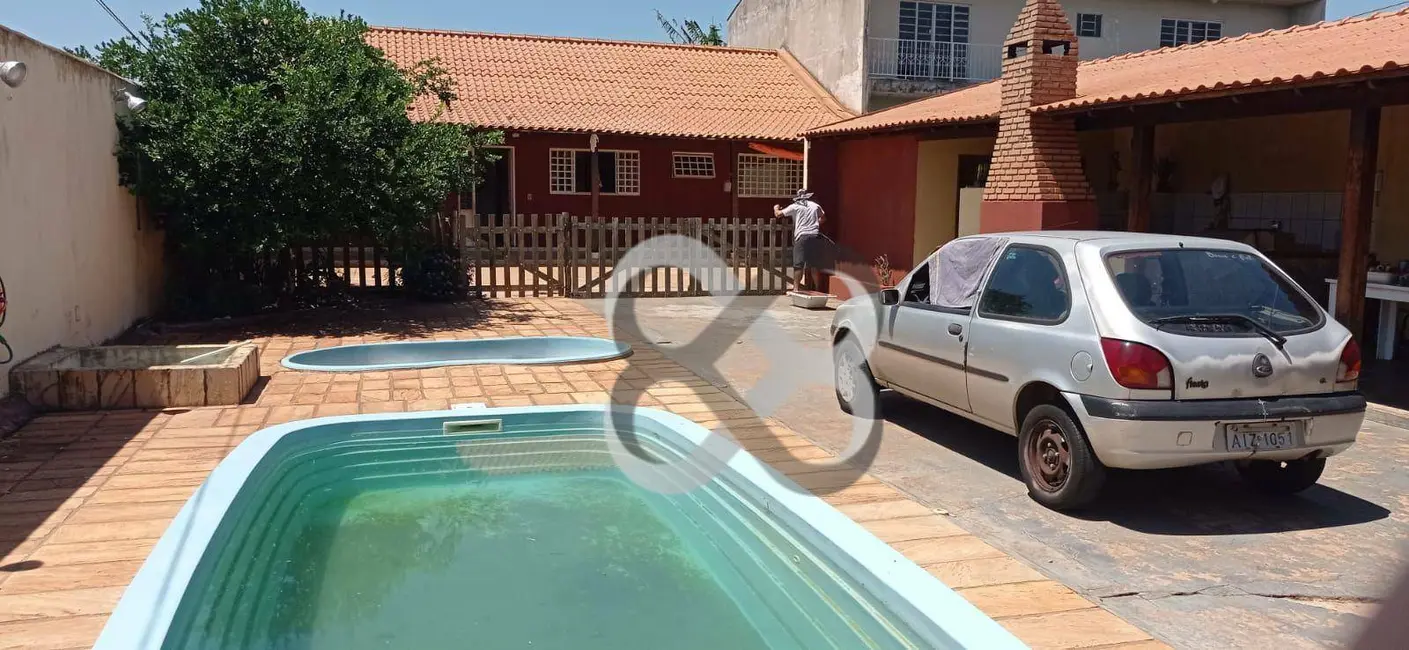 Foto 3 de Casa com 4 quartos à venda, 442m2 em Vila Brasil, Londrina - PR