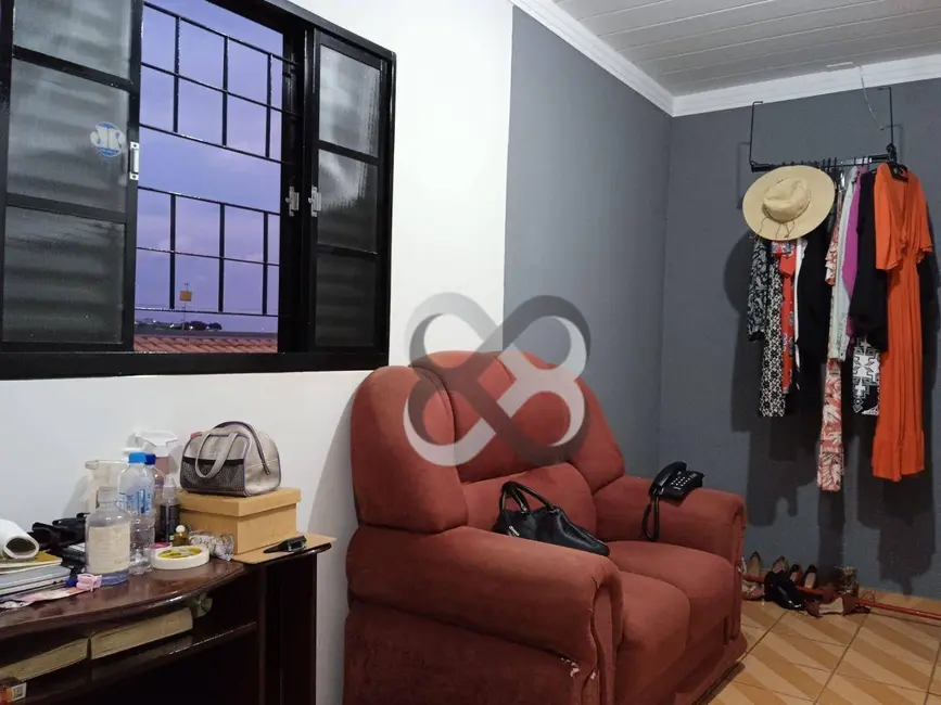 Casa com 4 quartos à venda, 201m2 em Conjunto Habitacional Milton Gavetti, Londrina - PR - imagem 7 Foto 7 de Casa com 4 quartos à venda, 201m2 em Conjunto Habitacional Milton Gavetti, Londrina - PR