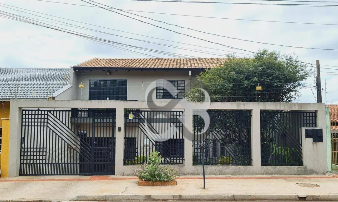 Foto 1 de Casa com 4 quartos à venda, 201m2 em Conjunto Habitacional Milton Gavetti, Londrina - PR