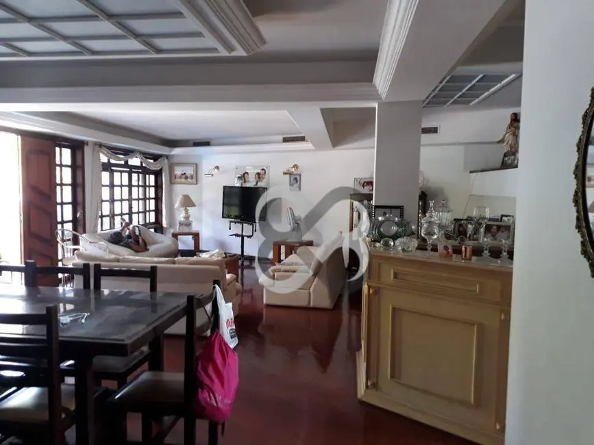 Casa com 5 quartos à venda, 430m2 em Jardim Nova Londrina, Londrina - PR - imagem 9 Foto 9 de Casa com 5 quartos à venda, 430m2 em Jardim Nova Londrina, Londrina - PR