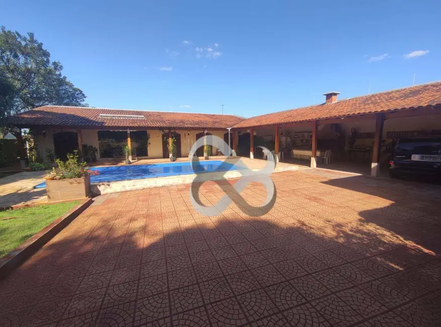 Casa com 5 quartos à venda, 1342m2 em Waldemar Hauer, Londrina - PR - imagem 9 Foto 9 de Casa com 5 quartos à venda, 1342m2 em Waldemar Hauer, Londrina - PR