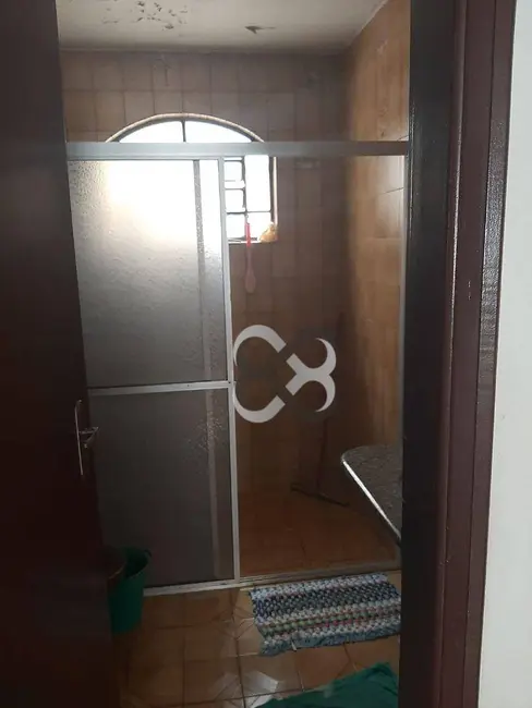 Casa com 3 quartos à venda, 342m2 em Jardim Presidente, Londrina - PR - imagem 9 Foto 9 de Casa com 3 quartos à venda, 342m2 em Jardim Presidente, Londrina - PR