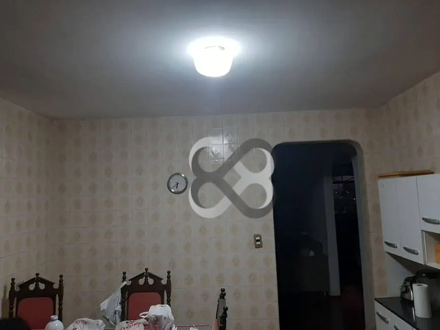 Casa com 3 quartos à venda, 342m2 em Jardim Presidente, Londrina - PR - imagem 6 Foto 6 de Casa com 3 quartos à venda, 342m2 em Jardim Presidente, Londrina - PR