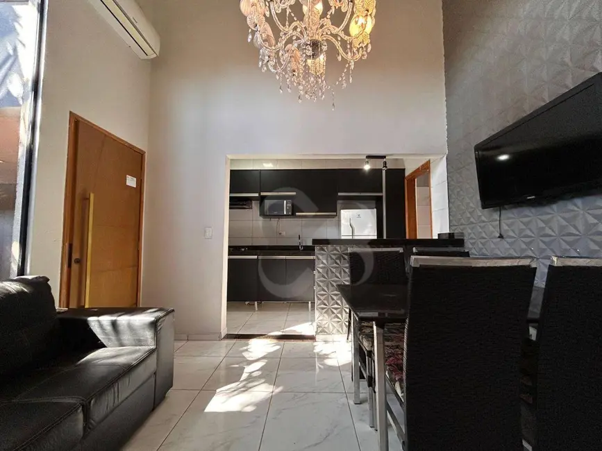 Foto 6 de Casa com 3 quartos para alugar, 150m2 em Jardim Tókio, Londrina - PR