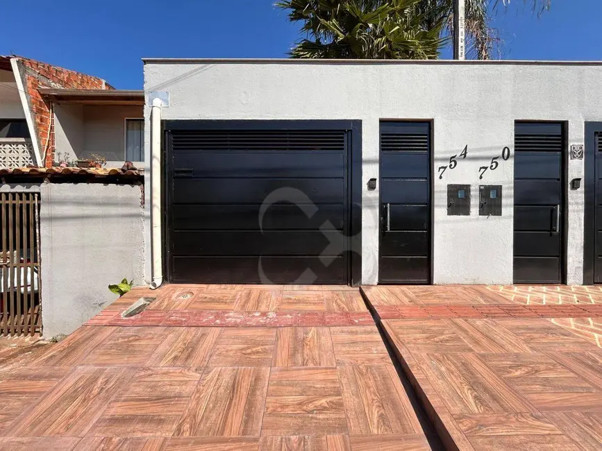 Foto 1 de Casa com 3 quartos para alugar, 150m2 em Jardim Tókio, Londrina - PR