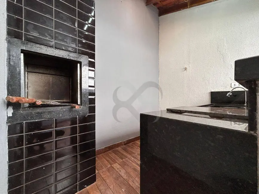 Foto 9 de Casa com 3 quartos para alugar, 150m2 em Jardim Tókio, Londrina - PR