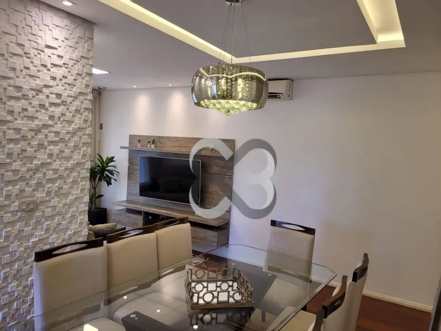 Sobrado com 3 quartos à venda, 357m2 em Antares, Londrina - PR - imagem 9 Foto 9 de Sobrado com 3 quartos à venda, 357m2 em Antares, Londrina - PR