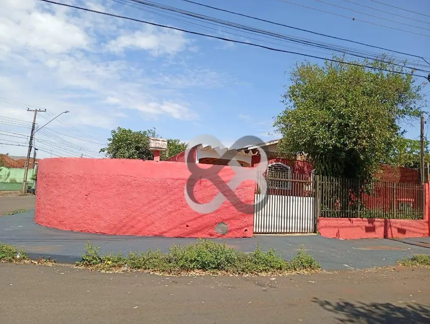 Casa com 2 quartos à venda, 298m2 em Santa Rita 1, Londrina - PR - imagem 1 Foto 1 de Casa com 2 quartos à venda, 298m2 em Santa Rita 1, Londrina - PR