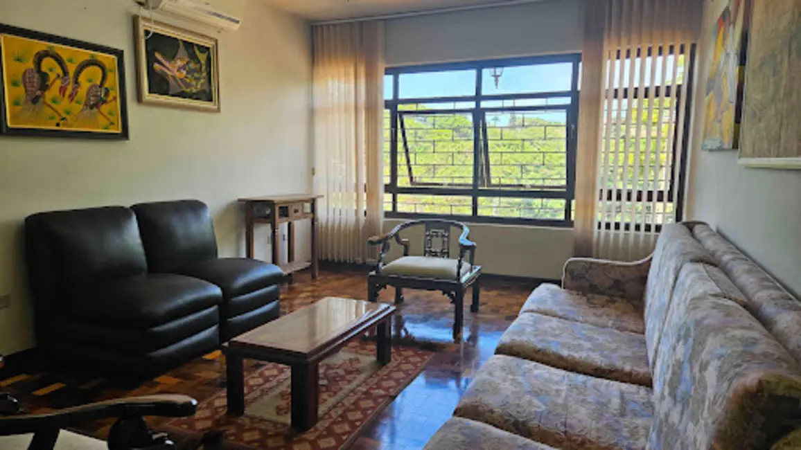 Foto 6 de Casa com 4 quartos à venda, 549m2 em Los Angeles, Londrina - PR