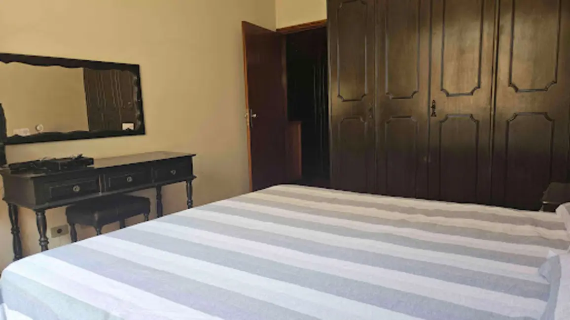 Foto 7 de Casa com 4 quartos à venda, 549m2 em Los Angeles, Londrina - PR