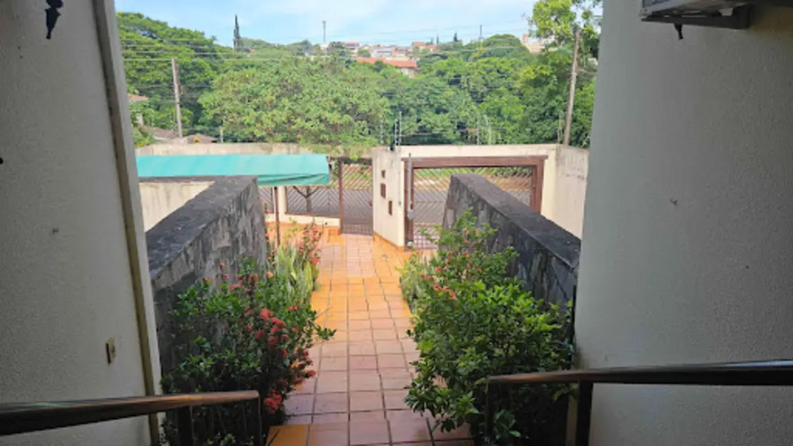 Foto 2 de Casa com 4 quartos à venda, 549m2 em Los Angeles, Londrina - PR