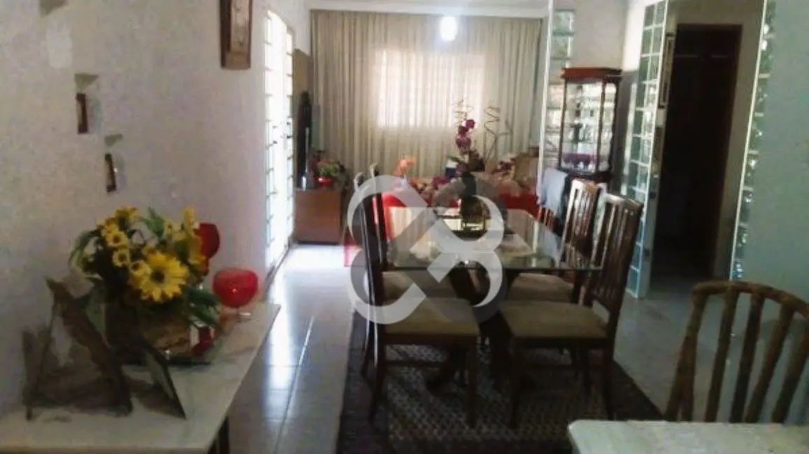 Casa com 3 quartos à venda, 176m2 em Hedy, Londrina - PR - imagem 5 Foto 5 de Casa com 3 quartos à venda, 176m2 em Hedy, Londrina - PR