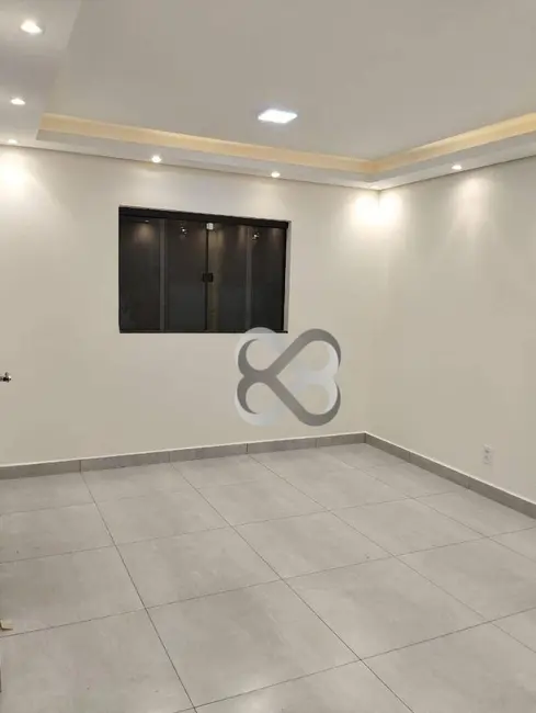 Casa com 3 quartos à venda, 336m2 em Conjunto Habitacional José Garcia Molina, Londrina - PR - imagem 4 Foto 4 de Casa com 3 quartos à venda, 336m2 em Conjunto Habitacional José Garcia Molina, Londrina - PR