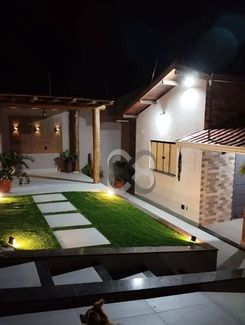 Foto 1 de Casa com 3 quartos à venda, 336m2 em Conjunto Habitacional José Garcia Molina, Londrina - PR