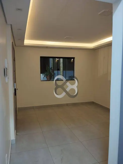 Casa com 3 quartos à venda, 336m2 em Conjunto Habitacional José Garcia Molina, Londrina - PR - imagem 3 Foto 3 de Casa com 3 quartos à venda, 336m2 em Conjunto Habitacional José Garcia Molina, Londrina - PR