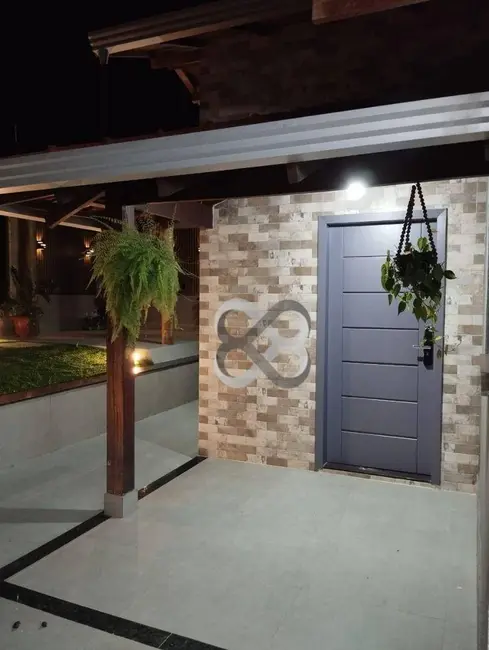 Casa com 3 quartos à venda, 336m2 em Conjunto Habitacional José Garcia Molina, Londrina - PR - imagem 6 Foto 6 de Casa com 3 quartos à venda, 336m2 em Conjunto Habitacional José Garcia Molina, Londrina - PR