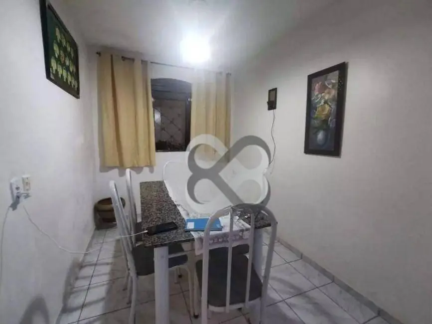 Casa com 3 quartos à venda, 200m2 em Armindo Guazzi, Londrina - PR - imagem 4 Foto 4 de Casa com 3 quartos à venda, 200m2 em Armindo Guazzi, Londrina - PR