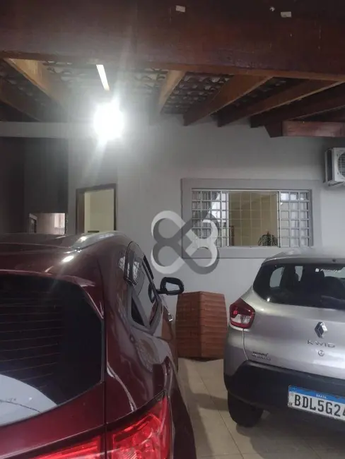 Casa com 3 quartos à venda, 182m2 em Aeroporto, Londrina - PR - imagem 5 Foto 5 de Casa com 3 quartos à venda, 182m2 em Aeroporto, Londrina - PR