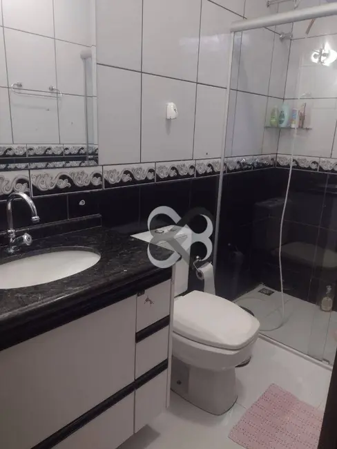 Casa com 3 quartos à venda, 182m2 em Aeroporto, Londrina - PR - imagem 8 Foto 8 de Casa com 3 quartos à venda, 182m2 em Aeroporto, Londrina - PR
