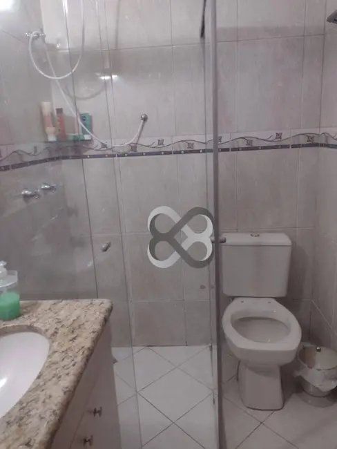 Casa com 3 quartos à venda, 182m2 em Aeroporto, Londrina - PR - imagem 9 Foto 9 de Casa com 3 quartos à venda, 182m2 em Aeroporto, Londrina - PR