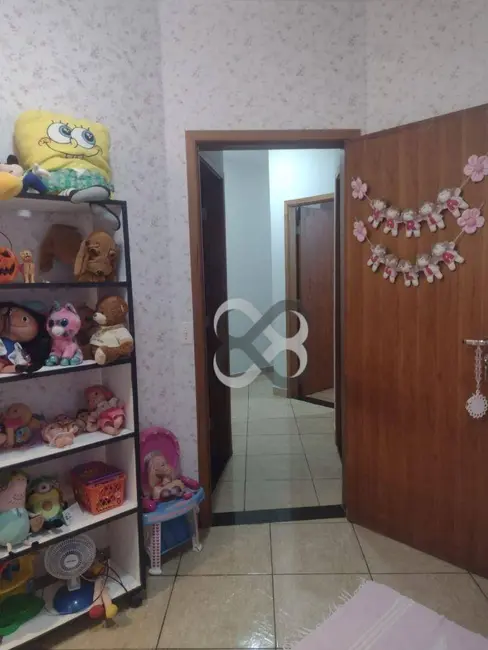 Casa com 3 quartos à venda, 182m2 em Aeroporto, Londrina - PR - imagem 7 Foto 7 de Casa com 3 quartos à venda, 182m2 em Aeroporto, Londrina - PR
